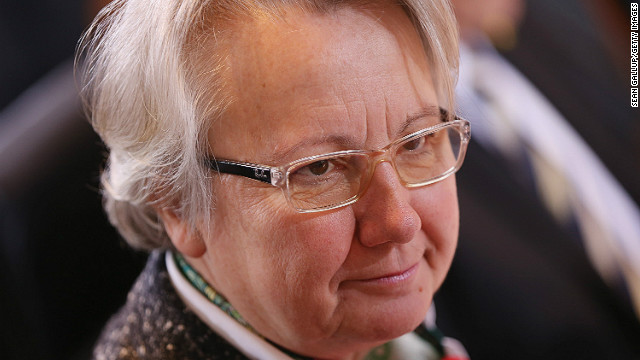 La ministra de Educación de Alemania pierde su doctorado por plagio