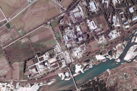 Corea del Norte anuncia reinicio de un reactor nuclear detenido en 2007
